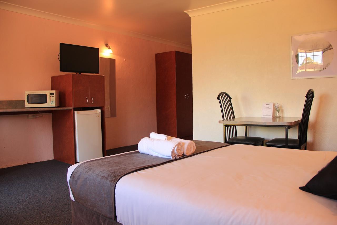 Childers Gateway Motor Inn Buitenkant foto