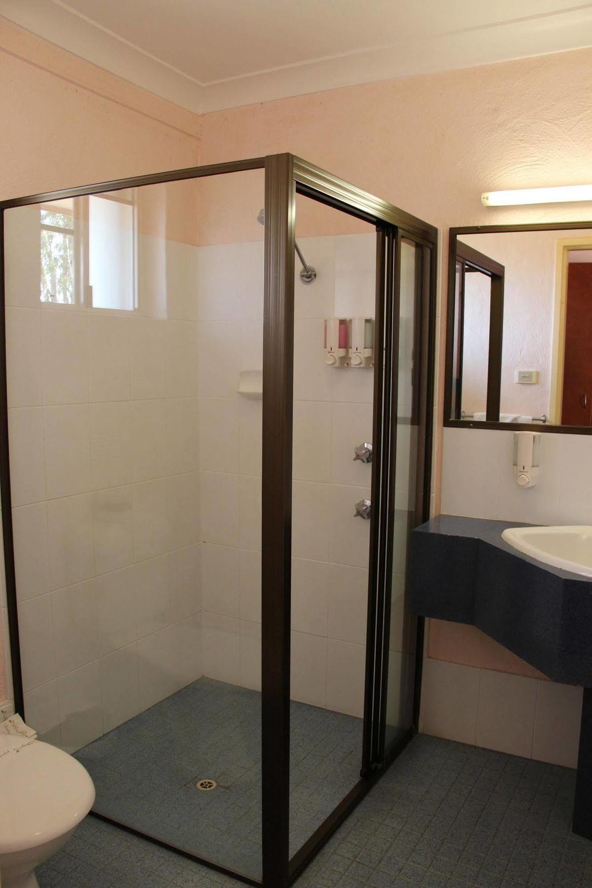 Childers Gateway Motor Inn Buitenkant foto