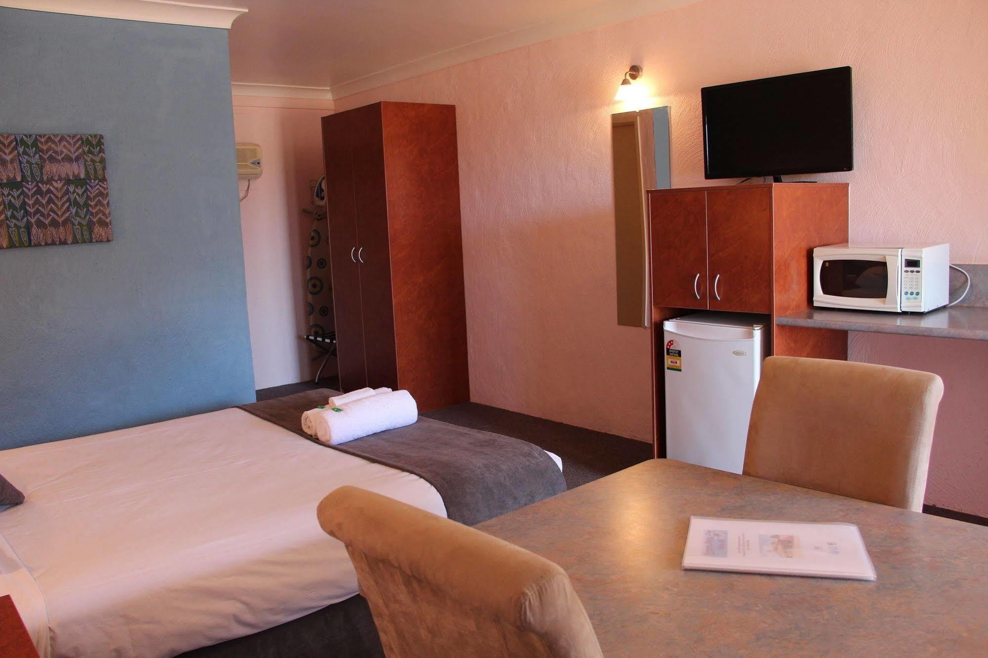 Childers Gateway Motor Inn Buitenkant foto