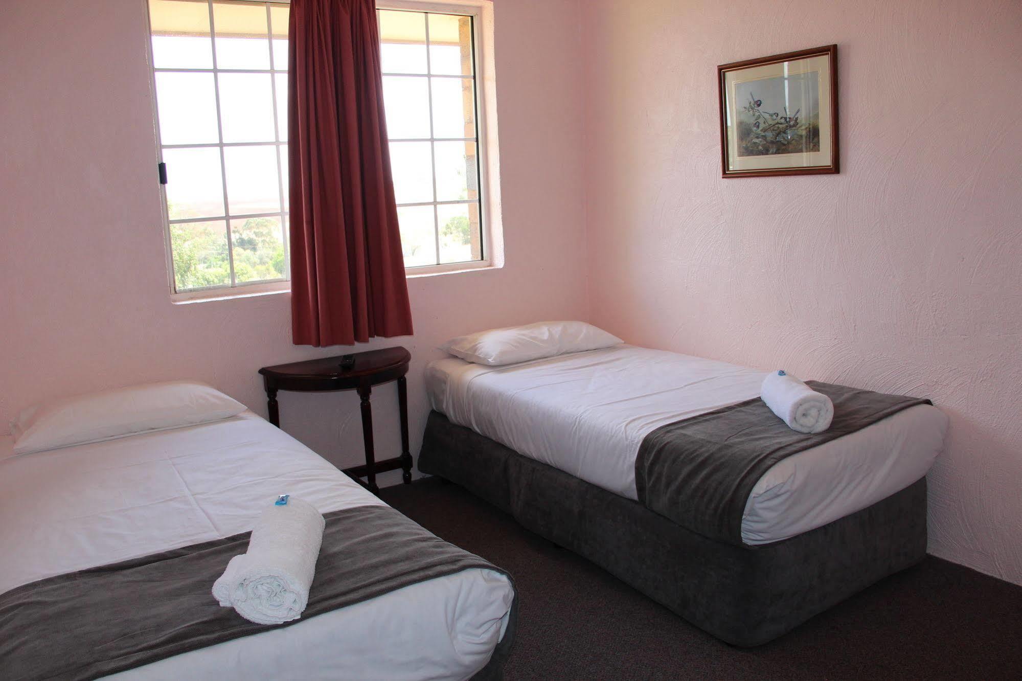 Childers Gateway Motor Inn Buitenkant foto
